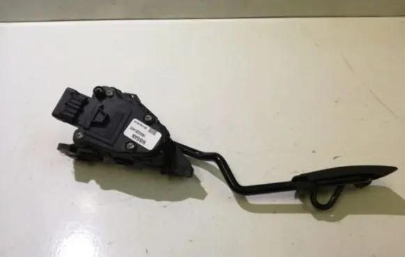 Nissan Almera Tino Accelerator throttle pedal 18002BU400 6PV008620-05