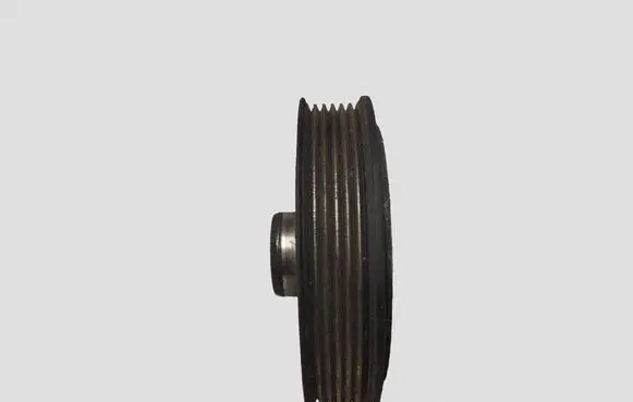 Toyota Avensis T250 Crankshaft pulley 134700D040