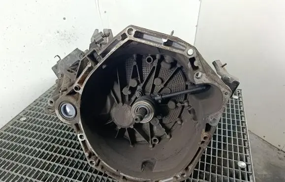 Nissan Qashqai Manual 6 speed gearbox TL4113