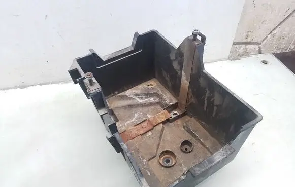 Ford Fusion Battery box tray 