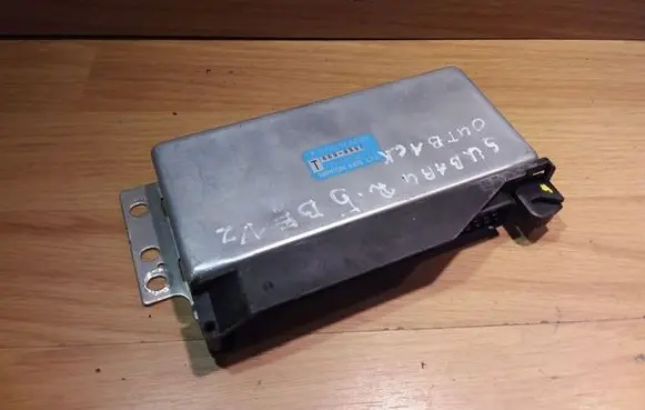 Subaru Outback ABS control unit/module 27521FA020 6696590