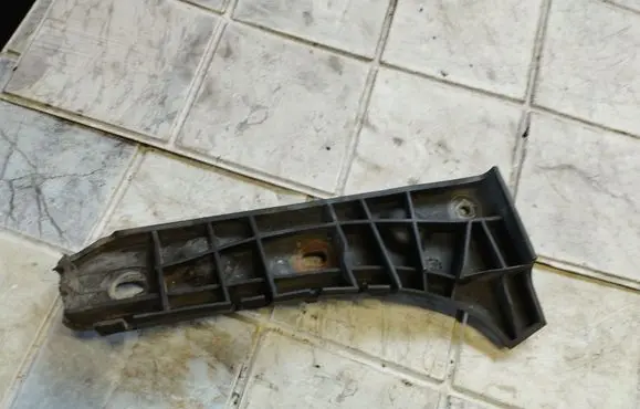 Audi A6 S6 C5 4B Front bumper mounting bracket 4B0807283B