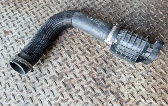 Peugeot 208 Intercooler hose/pipe 9687261180