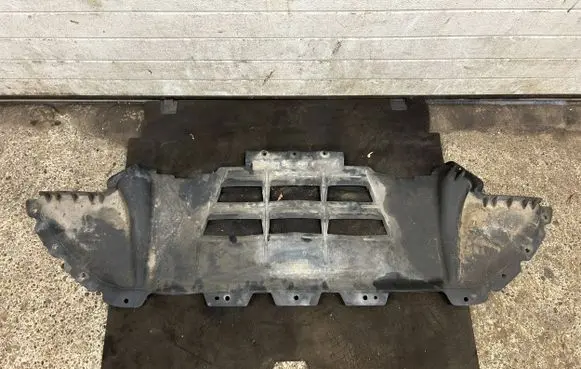 Maserati Levante Engine splash shield/under tray 670032424