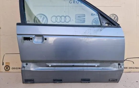 Volkswagen PASSAT B3 Front door 357831052F 357831106 LA7Y
