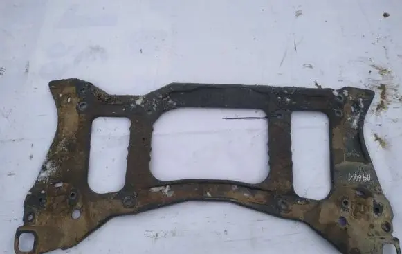 Chrysler Voyager Engine mounting bracket