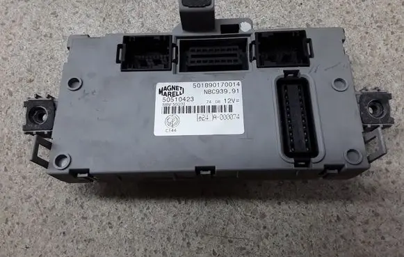 Alfa Romeo 159 Fuse module 50510423