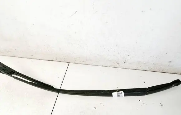 Front wiper blade arm