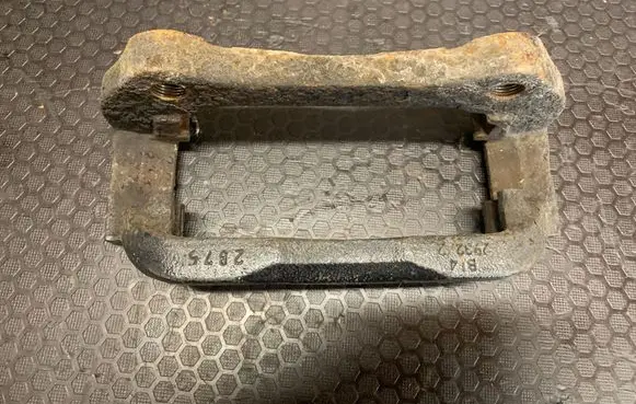 Land Rover Range Rover Sport L320 Front Brake Caliper Pad/Carrier 29322