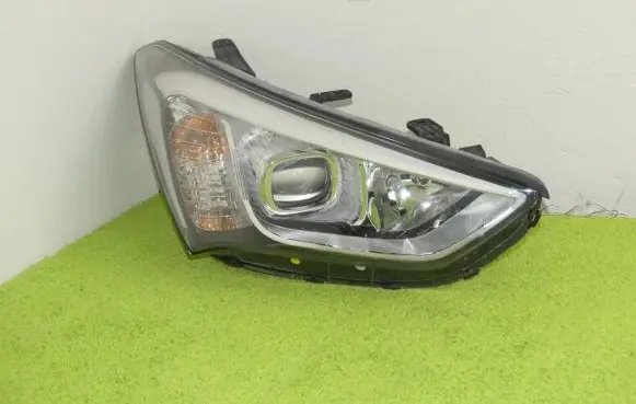 Hyundai Santa Fe Headlight/headlamp 92102-2W206