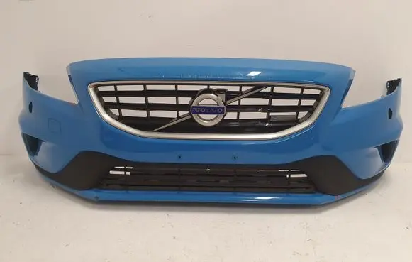 Volvo V40 Front bumper 31347085