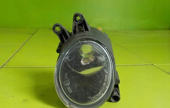 Volvo S40 Front fog light 0305065001 18U
