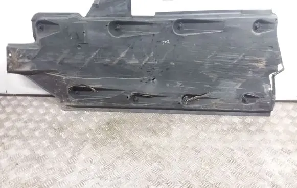 Center/middle under tray cover