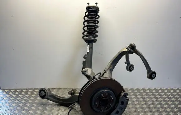 Jeep Grand Cherokee WL Front wheel hub spindle knuckle 