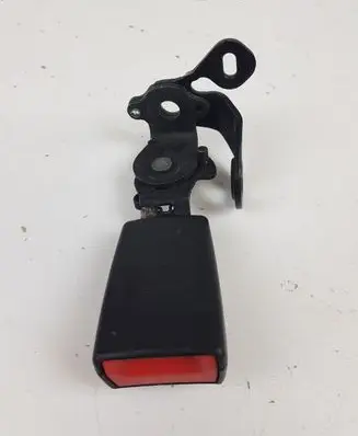 Volkswagen Golf VII Middle seatbelt buckle (rear) 8V0857740A