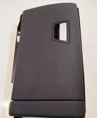 Maserati Ghibli Glove box 670