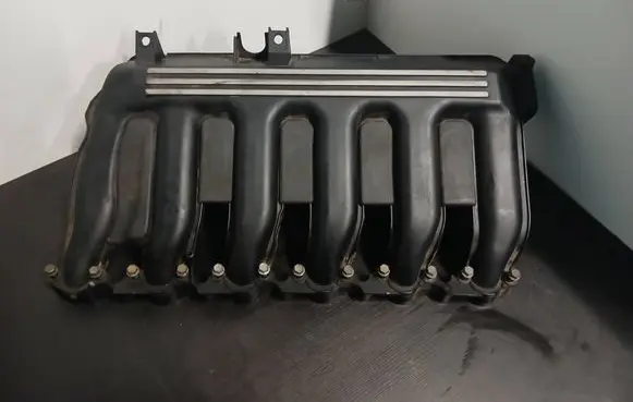 BMW 5 E39 Intake manifold 7789247 7789287 7789329