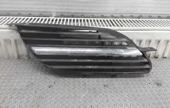 Nissan Almera Tino Front bumper lower grill 62320BU00