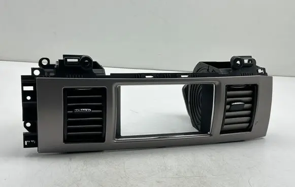 Jaguar XF X250 Dash center air vent grill 8X2319K617BH 0AD9 06620