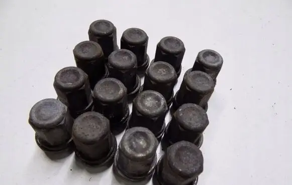 Toyota Auris 150 Wheel nut cap/cover 