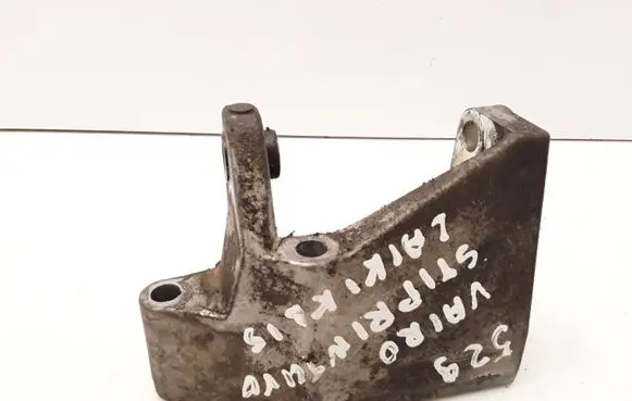 Nissan Almera Tino Power steering pump mounting bracket 
