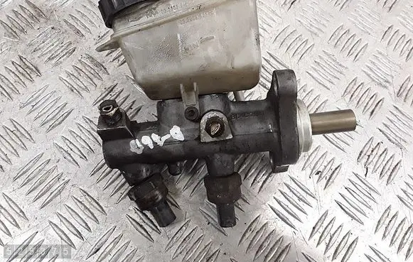 Volvo XC70 Master brake cylinder 8646009