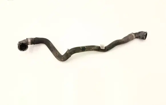 Engine coolant pipe/hose