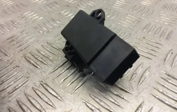 Volkswagen e-Up Seat heating relay 6R0959772A