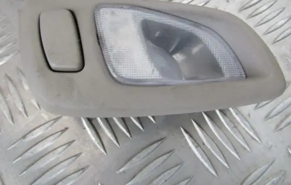 Hyundai XG Rear seat light