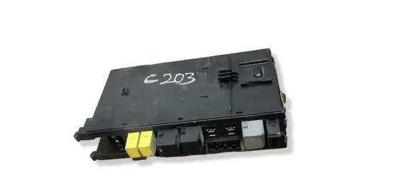 Mercedes-Benz C W203 Fuse module 2035452401 5DK00848641