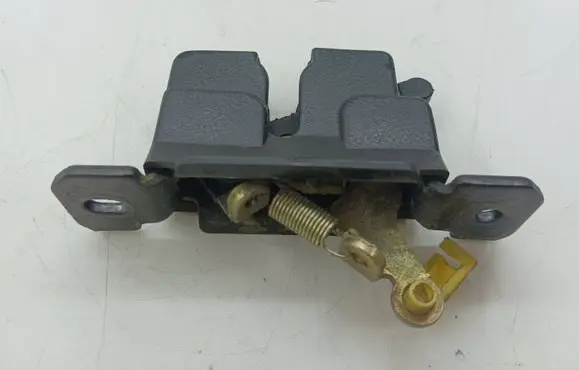 Mazda Xedos 6 Tailgate/trunk/boot lock/catch/latch