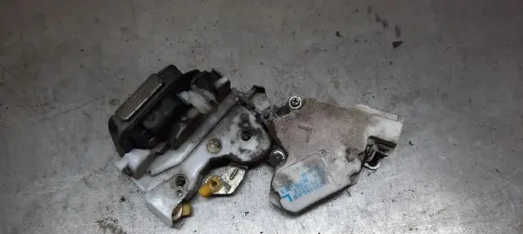 Nissan Terrano Rear door lock