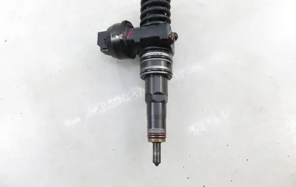 Audi A4 S4 B7 8E 8H Fuel injector 0414720229 038130073BJ