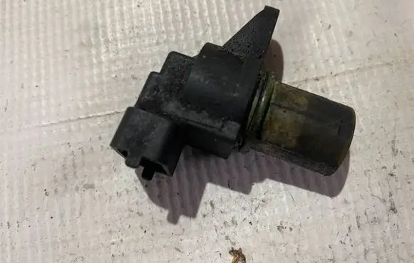Mercedes-Benz C W203 Camshaft position sensor a0031539728 0031539728