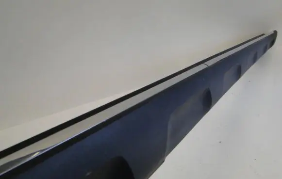 Sill/side skirt trim