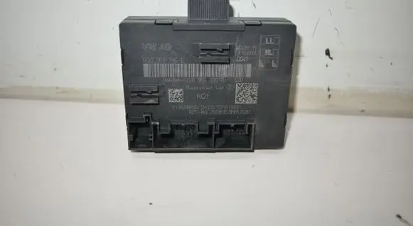 Audi A3 S3 8V Door control unit/module 5Q0959395B