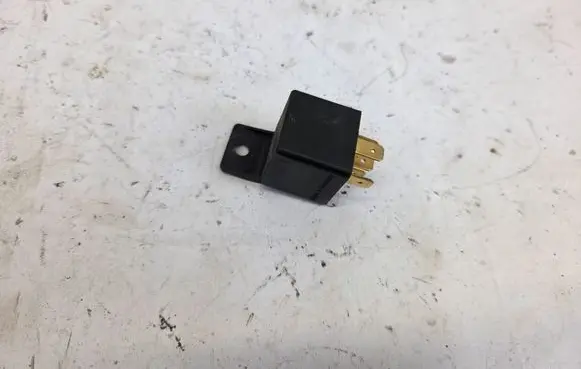 Saab 9-3 Ver2 Other relay 0332209161