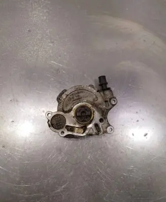 Volkswagen Polo V 6R Vacuum pump 03L145207