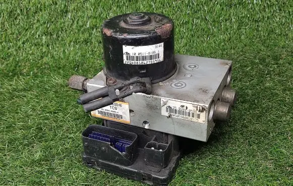 Jaguar S-Type ABS Pump XW432C333AG XW432C219AE
