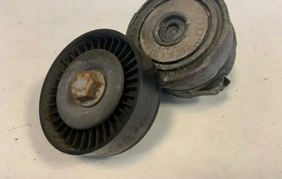 Audi A7 S7 4G Alternator belt tensioner 06E903133R