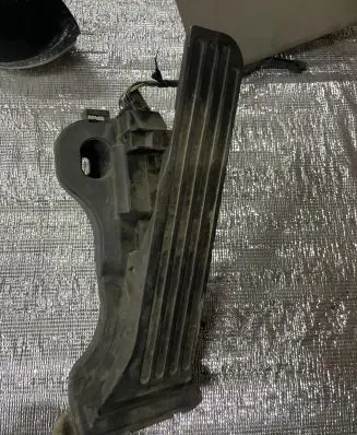 Volkswagen PASSAT B6 Throttle position sensor 1K1721503L