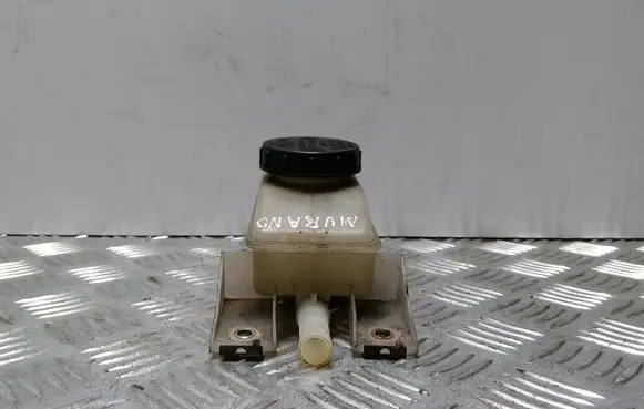 Nissan Murano Z50 Brake fluid reservoir 
