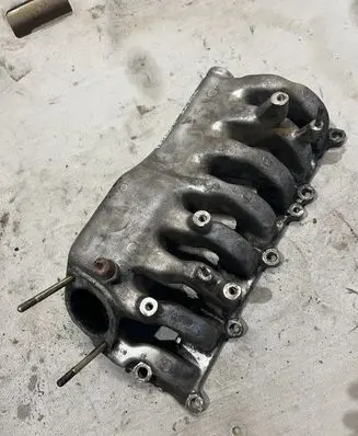 Mitsubishi Pajero Intake manifold