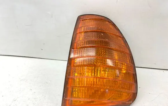 Mercedes-Benz 200 300 W123 Front indicator light A0008207321 0008207321 A1238200121