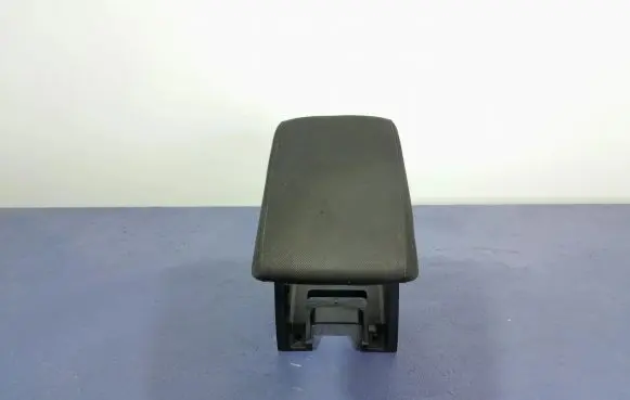Skoda Octavia Mk2 (1Z) Armrest 3T0864207B