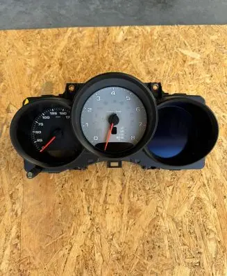 Porsche Macan (95B) Speedometer (instrument cluster) 95B920906AE 503005601221 4A5A2112
