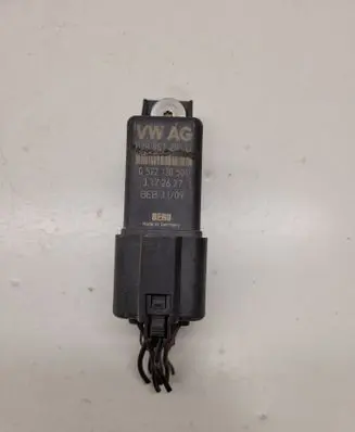 Audi A3 S3 8P Glow plug pre-heat relay 038907281D 0522120504