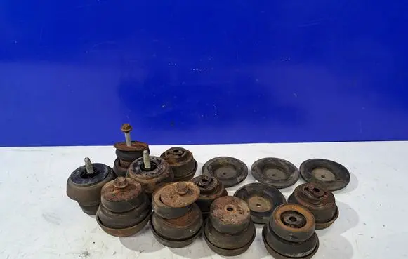 Chevrolet Tahoe Engine mount bracket ENGINEMOUNT