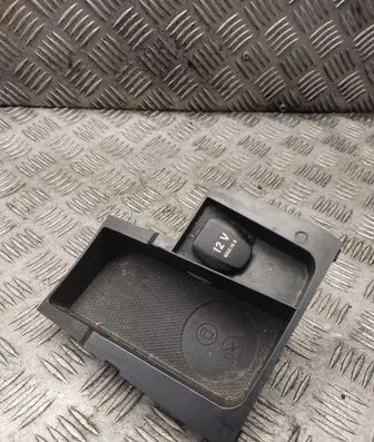 Mercedes-Benz B W245 Cup holder front 750016010