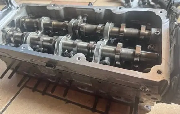 Skoda Superb B8 (3V) Engine head 05L103308S 05L103308T